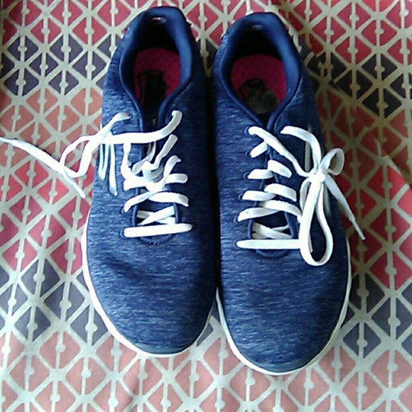 Skechers Shoes - Size 8.5 sketcher sneakers
